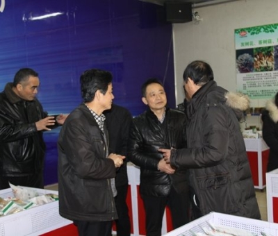 湖北省黃梅縣商業(yè)考察團(tuán)蒞臨仙客來公司考察