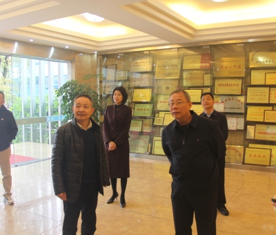 國家稅務(wù)總局九江市稅務(wù)局黨委副書記、副局長孫暉等領(lǐng)導(dǎo)蒞臨仙客來公司調(diào)研